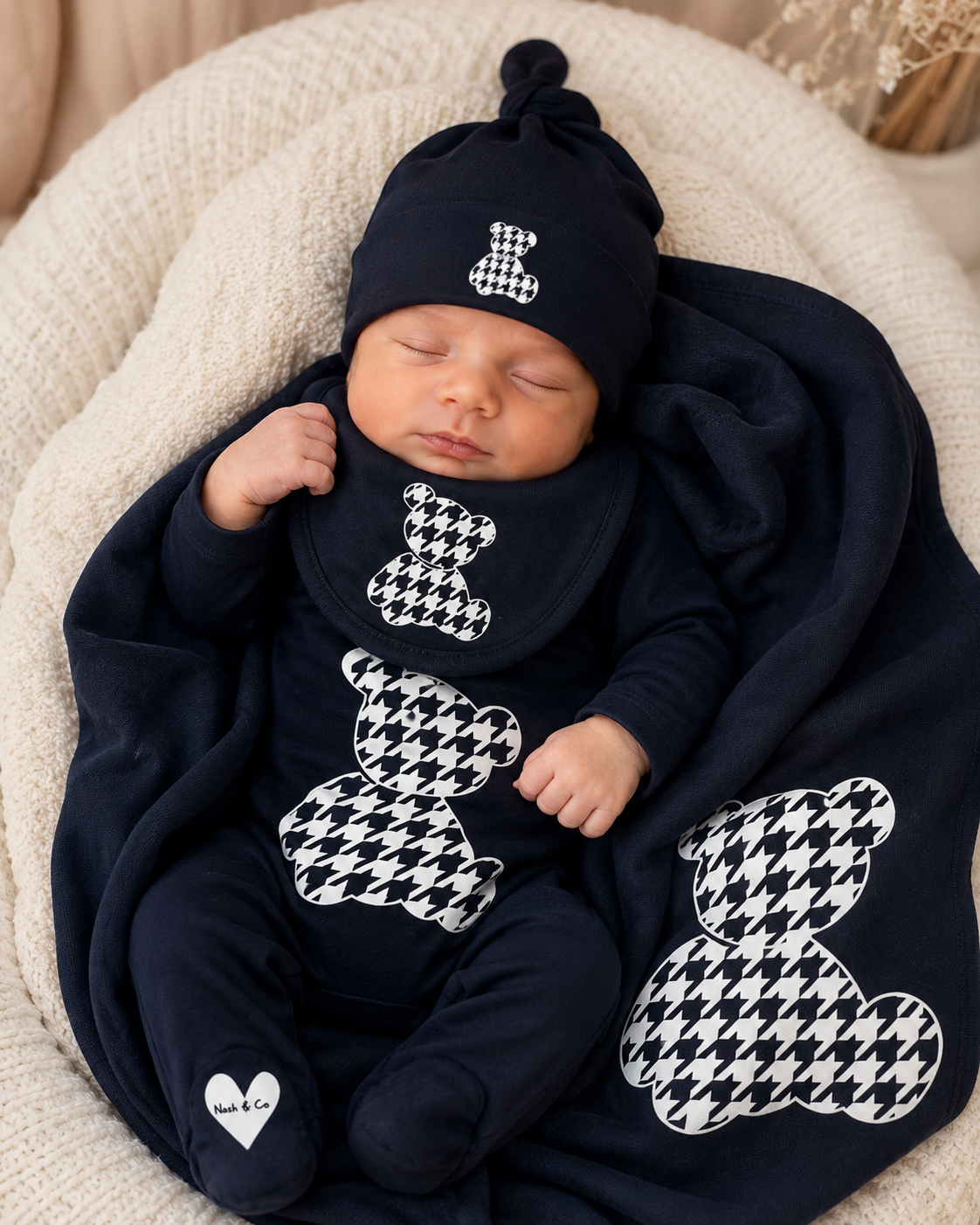 Adorable NASH & Co *exclusive take home sets black houndstooth bear