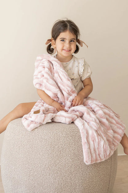 Cozy Fur blankets for newborn babies